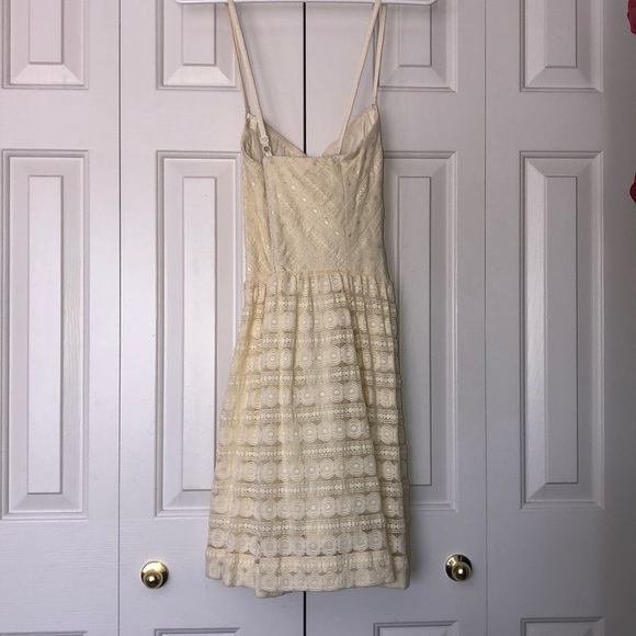 Cream Sleeveless Guess Dress - Picture 3 of 4
